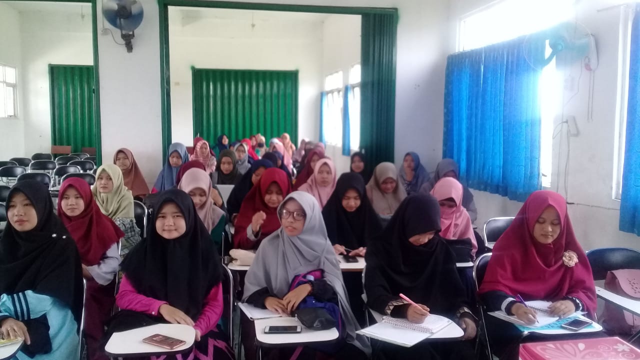 Mahasiswa Harus Taati Aturan Kampus