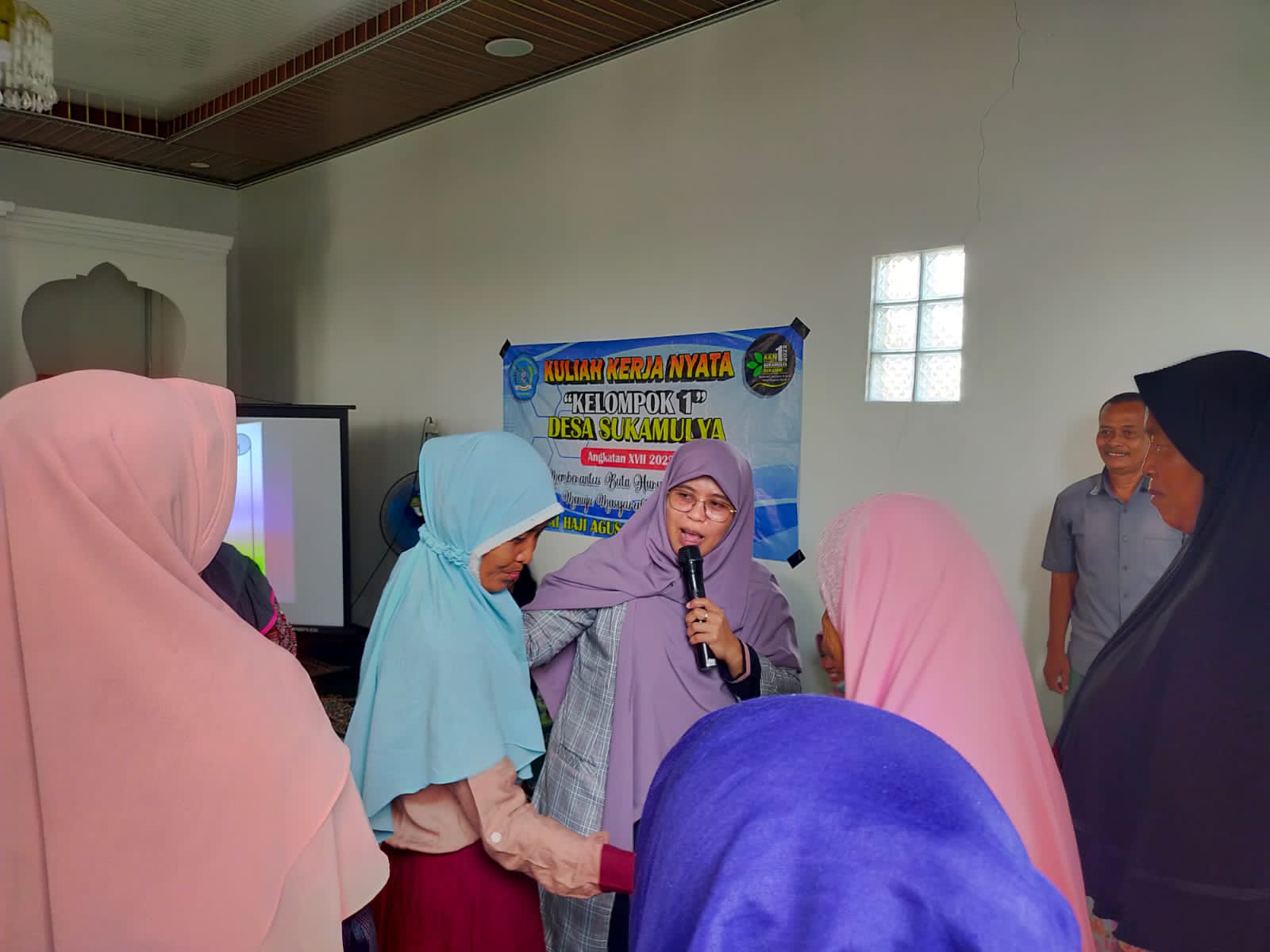 KKN Kelompok 1 Desa Sukamulya Adakan Seminar Parenting